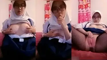 Bocil SMP Hijab Memek Pink Perawan Viral poster