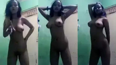 Bocil SMP Tiktok Pamer Tubuh Bugil Sange Parah poster