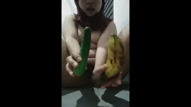 Kombinasi Buah Mainan Andalan Cewek Kost poster